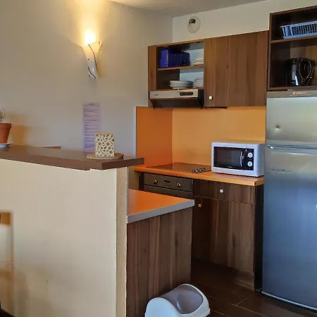 Duplex T3 Avec Terrasse, Piscine, Sauna, Parking Et Wi-fi A Jausiers, 6 Pers - Fr-1-165b-27 *